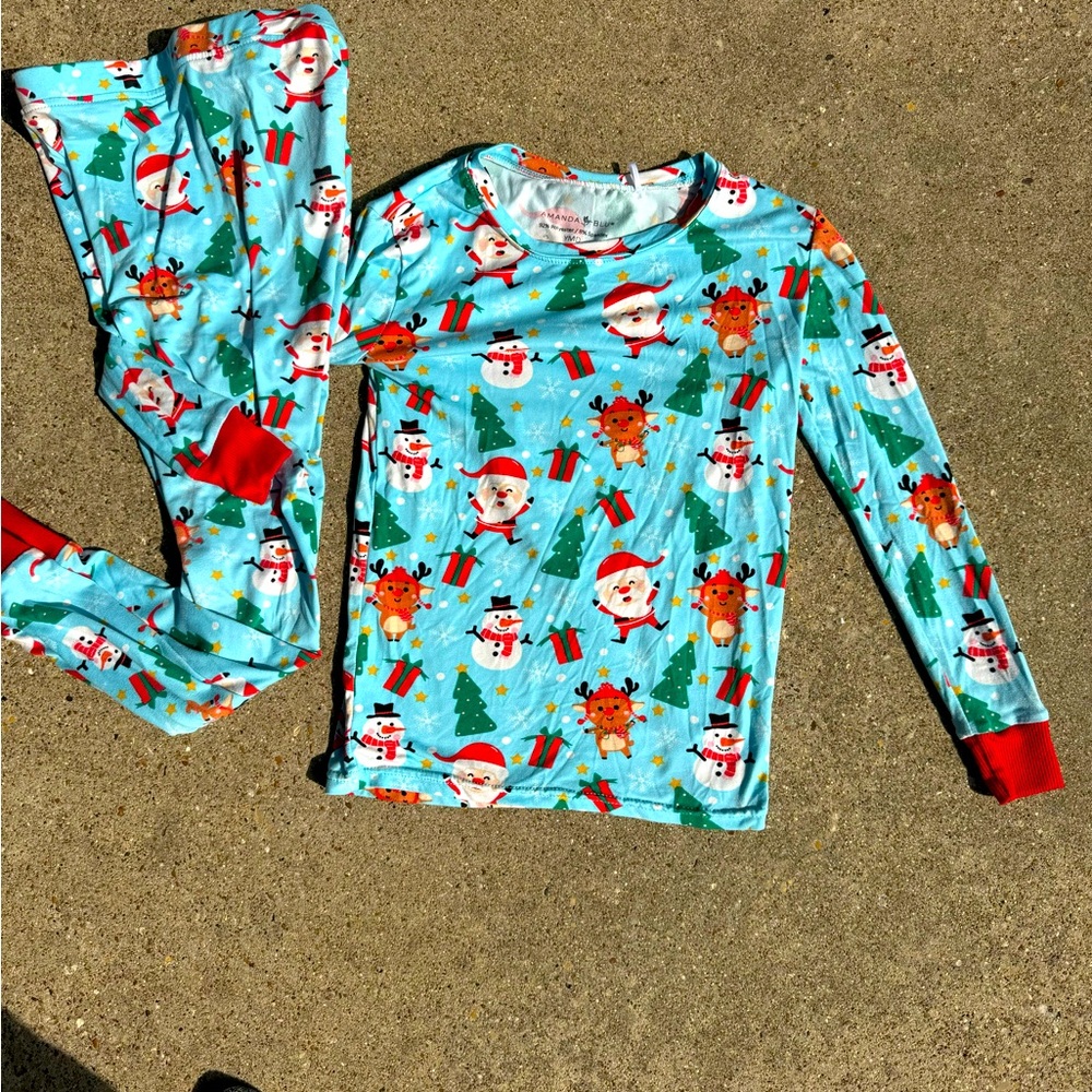 Amanda Blu, Holiday Pajama Set, Size Youth Medium